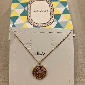 Stella & Dot Julia Coin Pendant